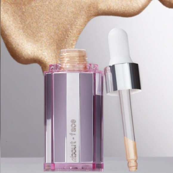 About-Face Light Lock Highlight Fluid by Halsey - Picture 6 of 13